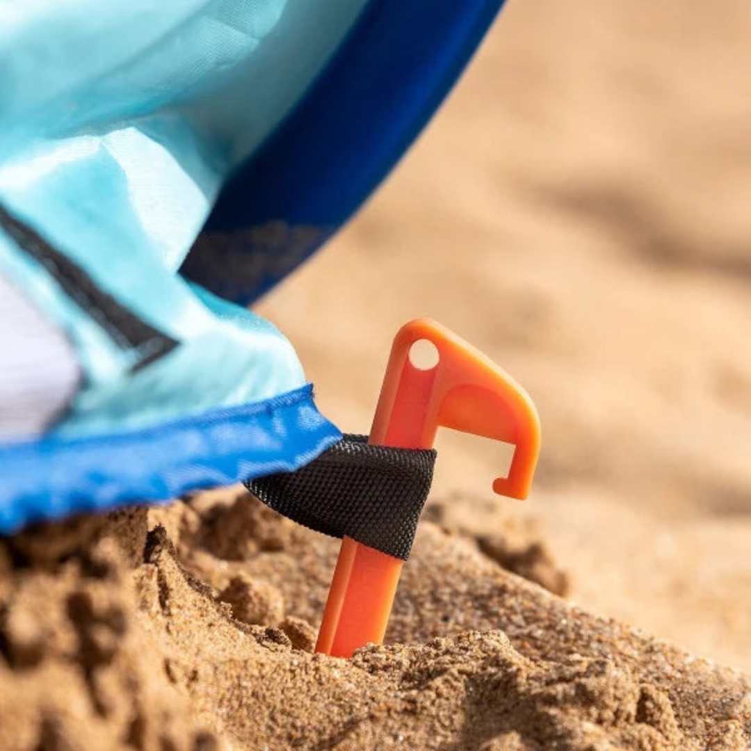 Barraca infantil para praia com piscina integrada, proporcionando diversão e proteção para bebês e crianças, disponível na loja LiwTeck.